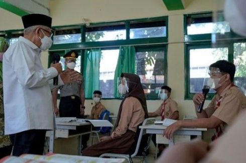 Wapres Ma'ruf Amin Tinjau PTM Terbatas di Jawa Barat