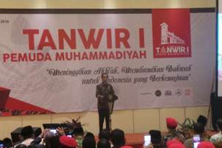 Presiden Joko Widodo menutup Tanwir I PP Pemuda Muhammadiyah di Tangerang, Banten, Rabu (30/11/2016).