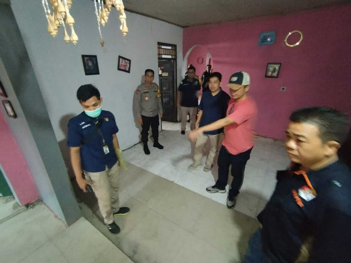BERITA FOTO: Kondisi Rumah Lokasi Pembunuhan Ibu dan Anak di Subang