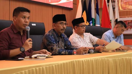 Syarat Administrasi 2 Paslon Pilkada Sumbar Dinyatakan Belum Lengkap