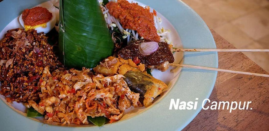 Salah satu hidangan yang bisa dinikmati di Warung Bambu Pemaron, Buleleng, Bali.