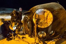 Tiga Kru Stasiun Antariksa Mendarat Selamat di Stepa Bersalju