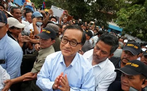 Cambodia Convicts Exiled Opposition Leader