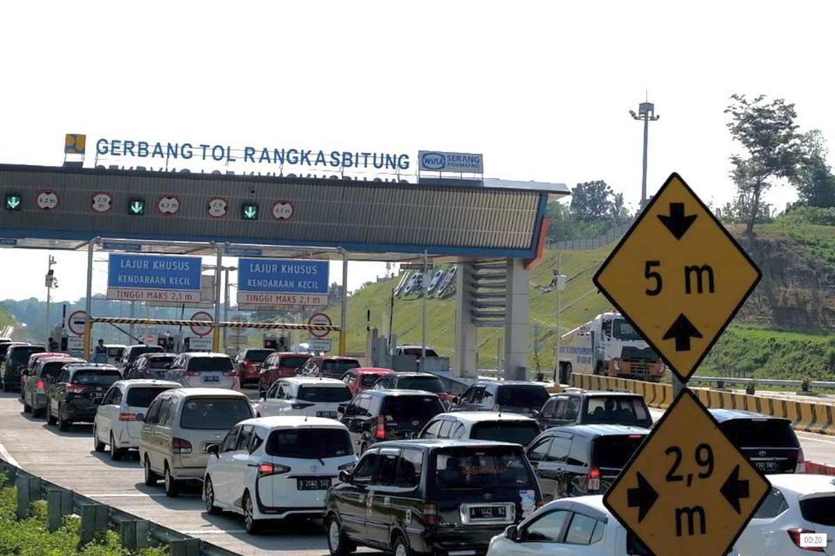 Gerbang tol Rangkasbitung.