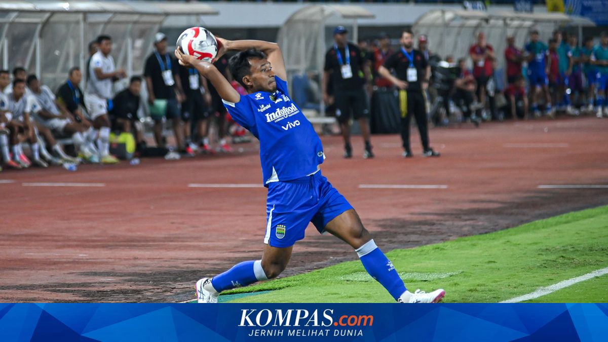 Robi Darwis Hengkang, Persib Kehilangan Jagoan Lemparan ke Dalam