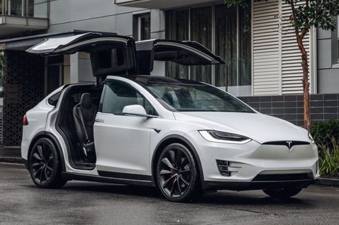 Mobil Listrik Tesla Model X Bisa Dibobol via Bluetooth