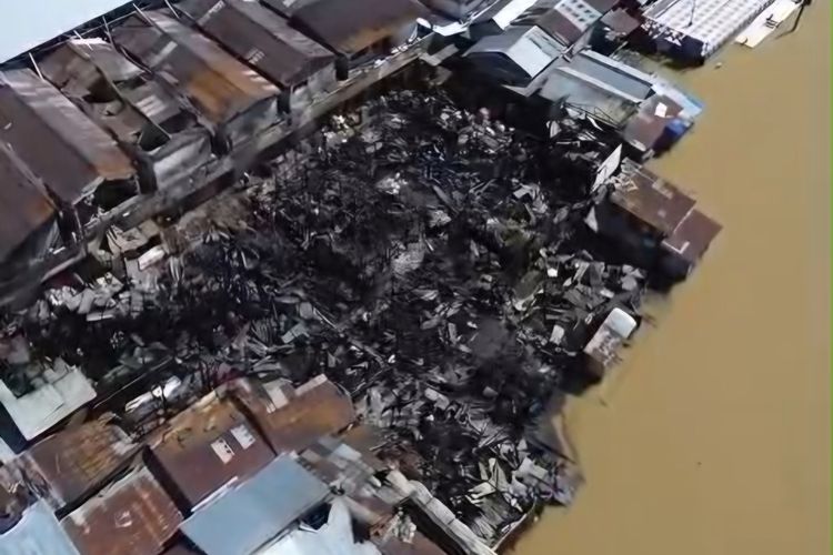 Kebakaran Melanda Pasar Harum Manis Banjarmasin, 92 Toko dan Gudang Bawang Ludes