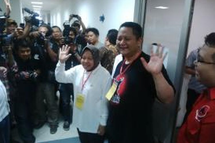 Risma-Wisnu di tengah tes kesehatan di RSU dr Soetomo Surabaya.