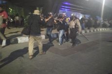 Demo di Makassar Kembali Ricuh, Polisi Tembakkan Gas Air Mata