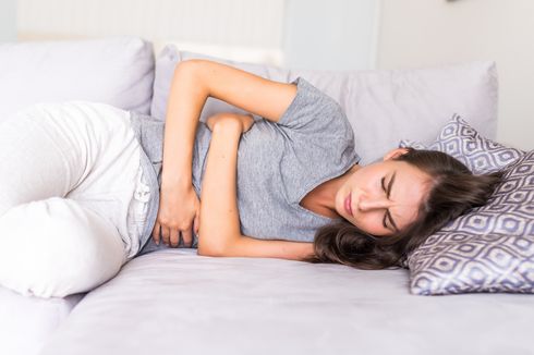 Posisi Tidur Terbaik untuk Redakan Kram Menstruasi