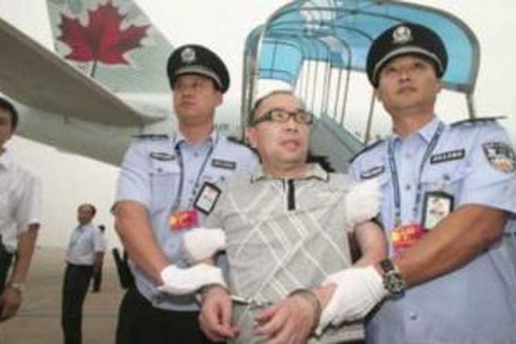 Kepolisian China mengatakan berhasil memulangkan 128 tersangka korupsi dari 40 negara di seluruh dunia lewat operasi pencarian bersandi 