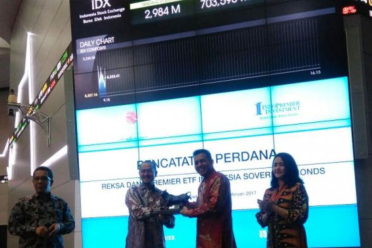 Pencatatan Perdana Premier ETF Indonesia Sovereign Bonds (Premier ETF Indosob) di Jakarta, Kamis (2/2/2017).