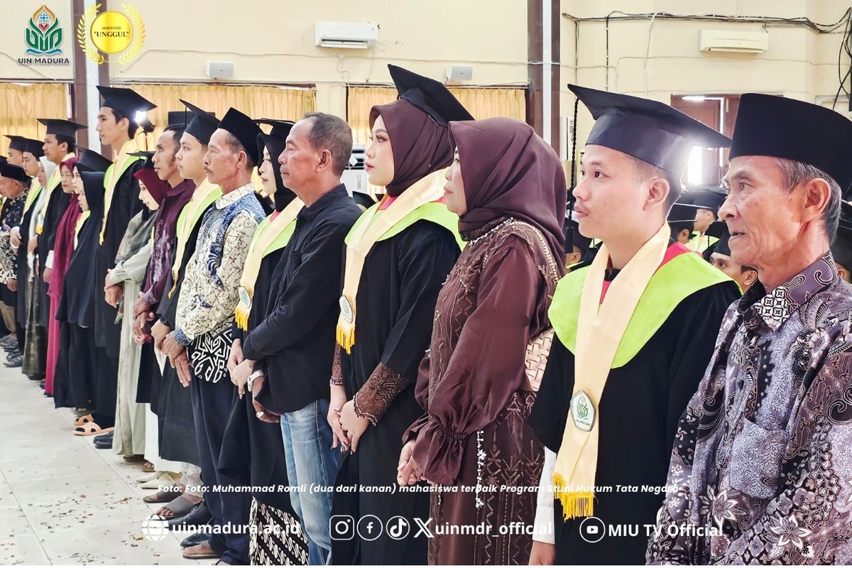 Kisah Romli, Anak Petani yang Pernah Kesulitan Bayar UKT Kini Jadi Wisudawan