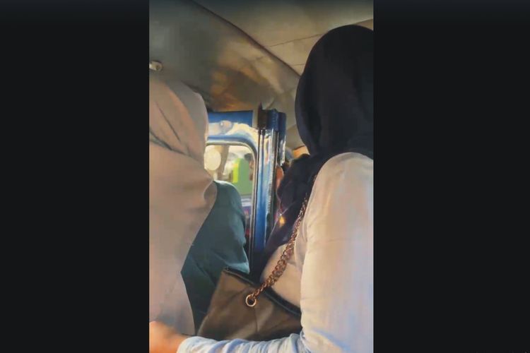 Angkot Cianjur-Cipanas Ugal-ugalan, Penumpang Histeris hingga Turun di Tengah Jalan