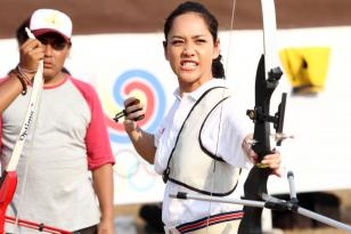 Aktris film, Bunga Citra Lestari atau BCL saat ditemui di lokasi syuting film 3 Srikandi, di Buperta Cibubur, Jakarta Timur, Jumat (24/7/2015). Film 3 Srikandi bercerita tentang tiga atlet panahan Indonesia (Nurfitriyana Saiman Lantang, Kusuma Wardhani, dan Lilies Handayani) yang berhasil meraih medali pertama untuk Indonesia di ajang Olimpiade, yaitu medali perak di Olimpiade Seoul, Korea Selatan, 1988. Dalam film tersebut, BCL berperan sebagai Nurfitriyana Saiman. (Tribunnews/Jeprima)