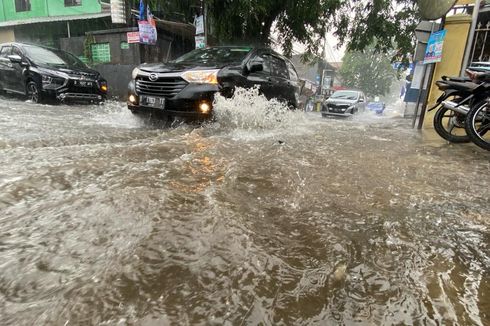 Kota Cimahi Terendam Banjir, Arus Lalu Lintas Sempat Terputus