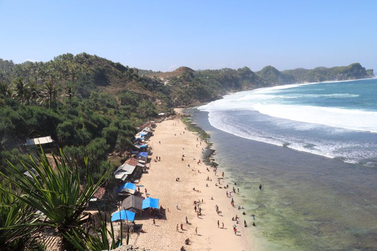 Pantai Nampu, Wonogiri, Jawa Tengah 