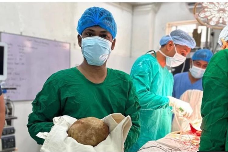 Batu Seberat Bayi Bersarang di Kandung Kemih Pria, Tak Sengaja Terdeteksi