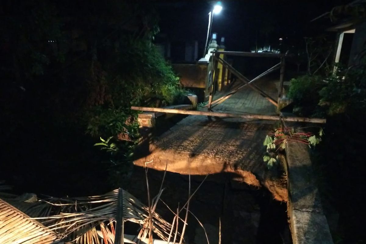Jembatan Akses Menuju Cagar Budaya di Sempor Kebumen Putus Usai Diguyur  Hujan Deras