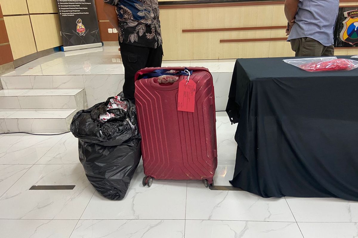 Kasus mutilasi mayat dalam koper merah menemukan fakta-fakta baru usai tubuh kepala dan kaki korban diotopsi, Selasa (4/2/2025)