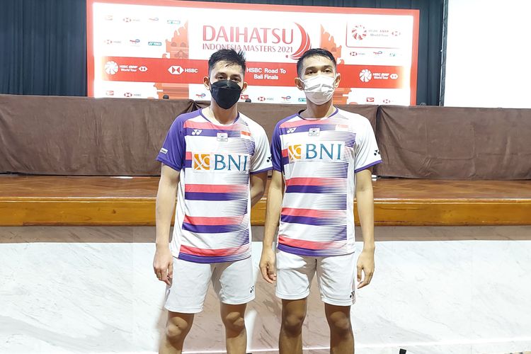 Fajar Alfian/Muhammad Rian Ardianto saat ditemui awak media usai kalah dari Muhammad Shohibul Fikri/Bagas Maulana pada babak 32 besar Indonesia Masters 2021 di Bali International Convention Centre, Selasa (16/11/2021). 