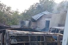 Rumah Seorang Pensiunan di Sikka Terbakar, 3 Mobil Hangus 