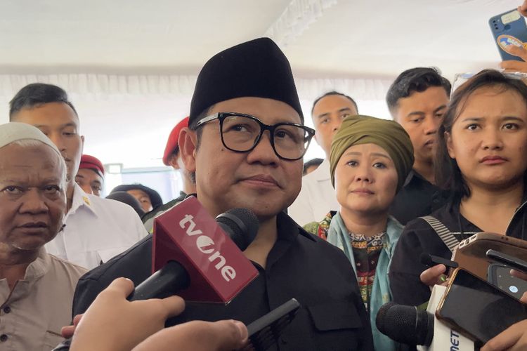 Calon wakil presiden (cawapres) nomor urut 1, Muhaimin Iskandar atau Cak Imin saat ditemui di Sragen, Jawa Tengah, Senin (5/2/2024).