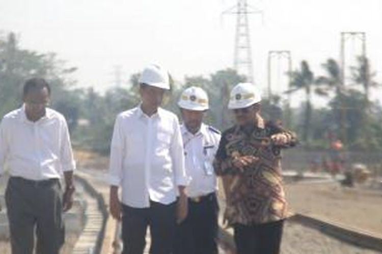 Jokowi Kunjungi Jalur Kereta Api Pertama di Sulsel