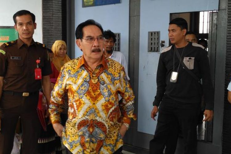 Mantan Ketua KPK Antasari Azhar usai bertemu pihak Kejaksaan Negeri Jakarta Selatan di Lapas Tangerang, Kamis (26/1/2017) siang. Antasari dipastikan menyelesaikan masa hukumannya setelah mendapat grasi dari Presiden Joko Widodo.
