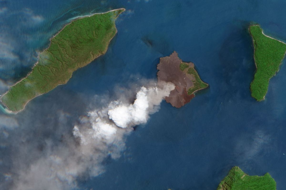 Letusan Gunung Anak Krakatau pada Sepetember 2018 diabadikan satelit NASA