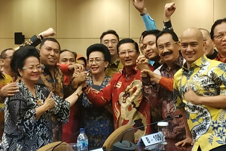 Dewan Perwakilan Rakyat (DPD) Republik Indonesia sepakat memilih Fadel Muhammad sebagai pimpinan MPR Periode 2019-2024 dari unsur DPD RIdalam rapat pleno DPD RI di Kompleks Parlemen, Senayan, Jakarta, Rabu (2/10/2019) malam.  