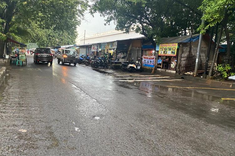 Jalan Tubagus Angke Jakbar dan Jalan Gaya Motor Raya Jakut terendam banjir pagi ini