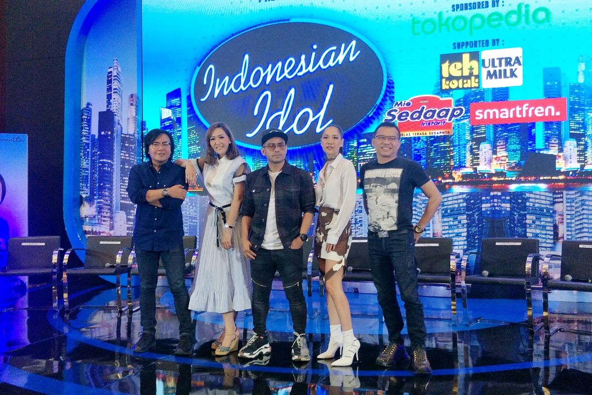 Deretan juri di Indonesian Idol X yakni, Ari Lasso, Maia Estianty, Judika, Bunga Citra Lestari dan Anang Hermansyah dalam jumpa pers di MNC Studios, Kebon Jeruk, Jakarta Barat, Senin (16/9/2019).