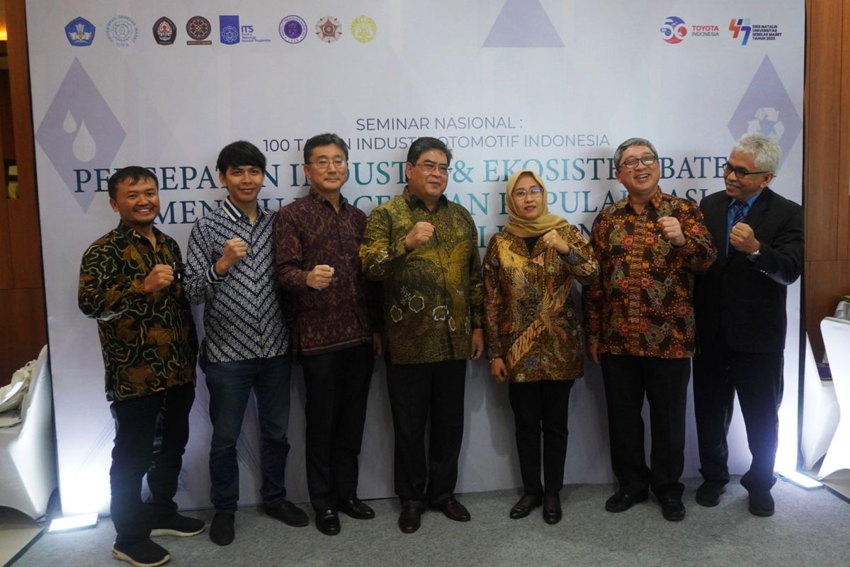 Seminar Nasional elektrifikasi di UNS Solo