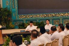 21 Malam Tanpa Cahaya, Pengungsi Banjir Aceh Utara Bertahan dengan Lampu Teplok dan Lilin