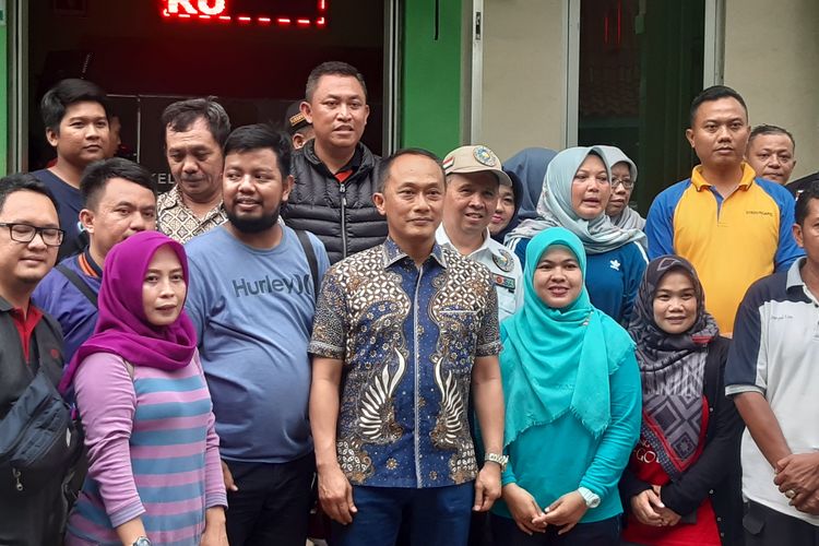 Dirjen Kependudukan dan Pencatatan Sipil (Dukcalil) Kemendag RI Zudan Arif Fakrulloh di Kantor Kelurahan Kali Baru, Medan Satria, Kota Bekasi, Sabtu (4/1/2020).