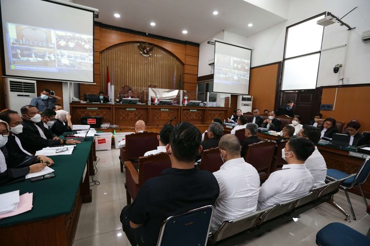 Sebelas orang saksi dihadirkan Jaksa Penuntut Umum dalam sidang dengan terdakwa kasus pembunuhan berencana terhadap Nofriansyah Yosua Hutabarat atau Brigadir J, Ferdy Sambo dan Putri Candrawathi di Pengadilan Negeri Jakarta Selatan, Selasa (6/12/2022).