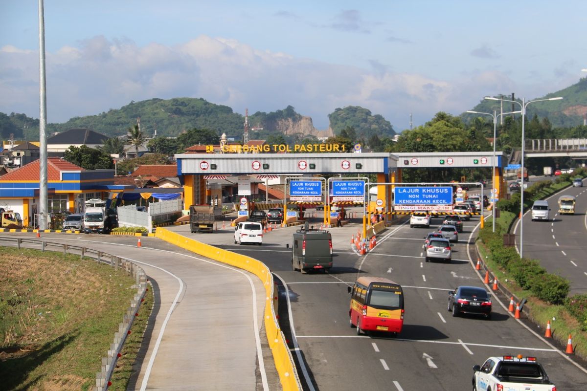 Gerbang Tol (GT) Pasteur 1.