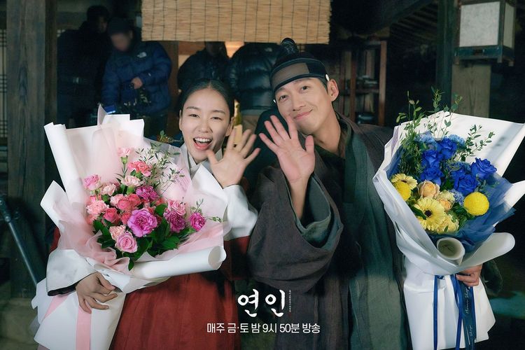 Aktris Ahn Eun Jin dan aktor Namgoon Min mengucapkan terima kasih penonton drama My Dearest.