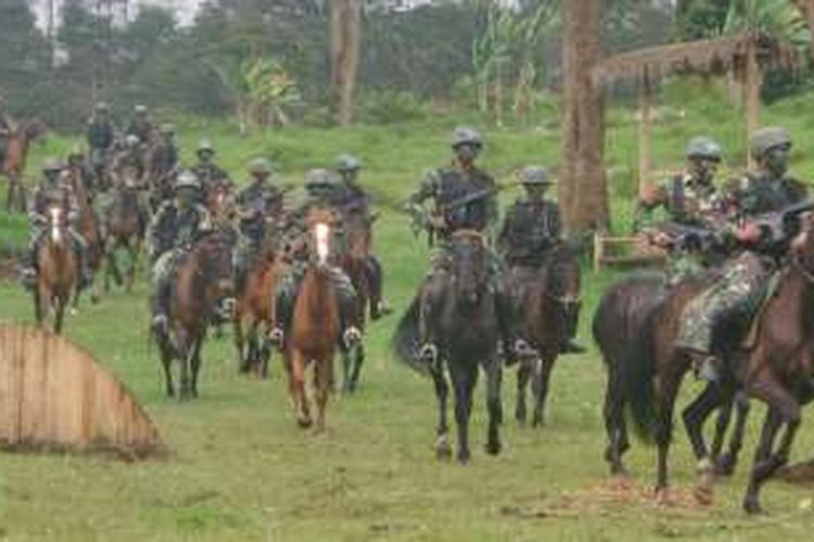 Ratusan kuda di Detasemen Kavaleri Berkuda di Parompong, Jawa Barat dilatih serta dididik untuk dijadikan kuda perang yang membantu operasi TNI Angkatan Darat. Selain itu, kuda-kuda di Denkavkud sering diikutsertakan pada acara kenegaraan hingga perlombaan bertaraf nasional dan internasional, Rabu (28/9/2016)
