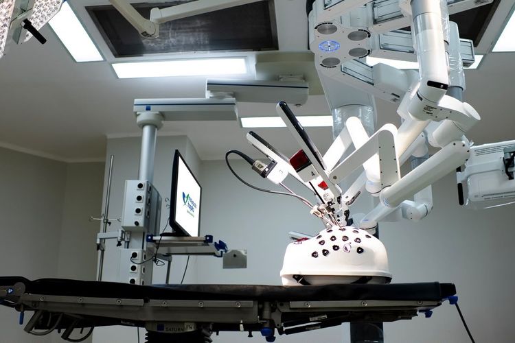 Operasi Kanker Rektum di Ruang Panggul Sempit, Bagaimana Teknologi Robotik Membantu?