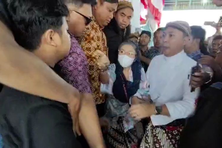Ketegangan Warnai Prosesi Gamelan Sekaten di Solo, Kubu Purboyo dan Hangabehi Adu Mulut