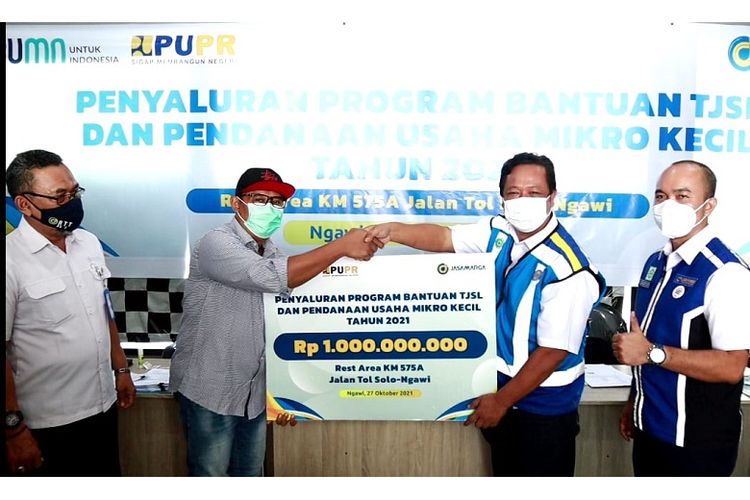 Bantuan dana sebesar Rp 1 miliar untuk pelaku UMKM yang berada di rest area kilometer (KM) 575A Jalan Tol Solo-Ngawi dari jasa Marga 