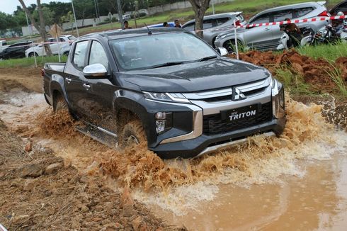 Mitos atau Fakta, Mobil Diesel Lebih Kuat Menerjang Banjir?