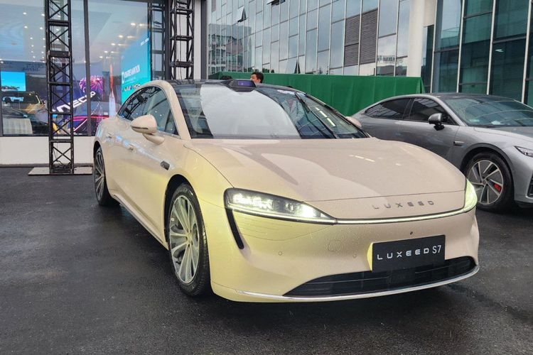 Sedan listrik Luxeed S7.
