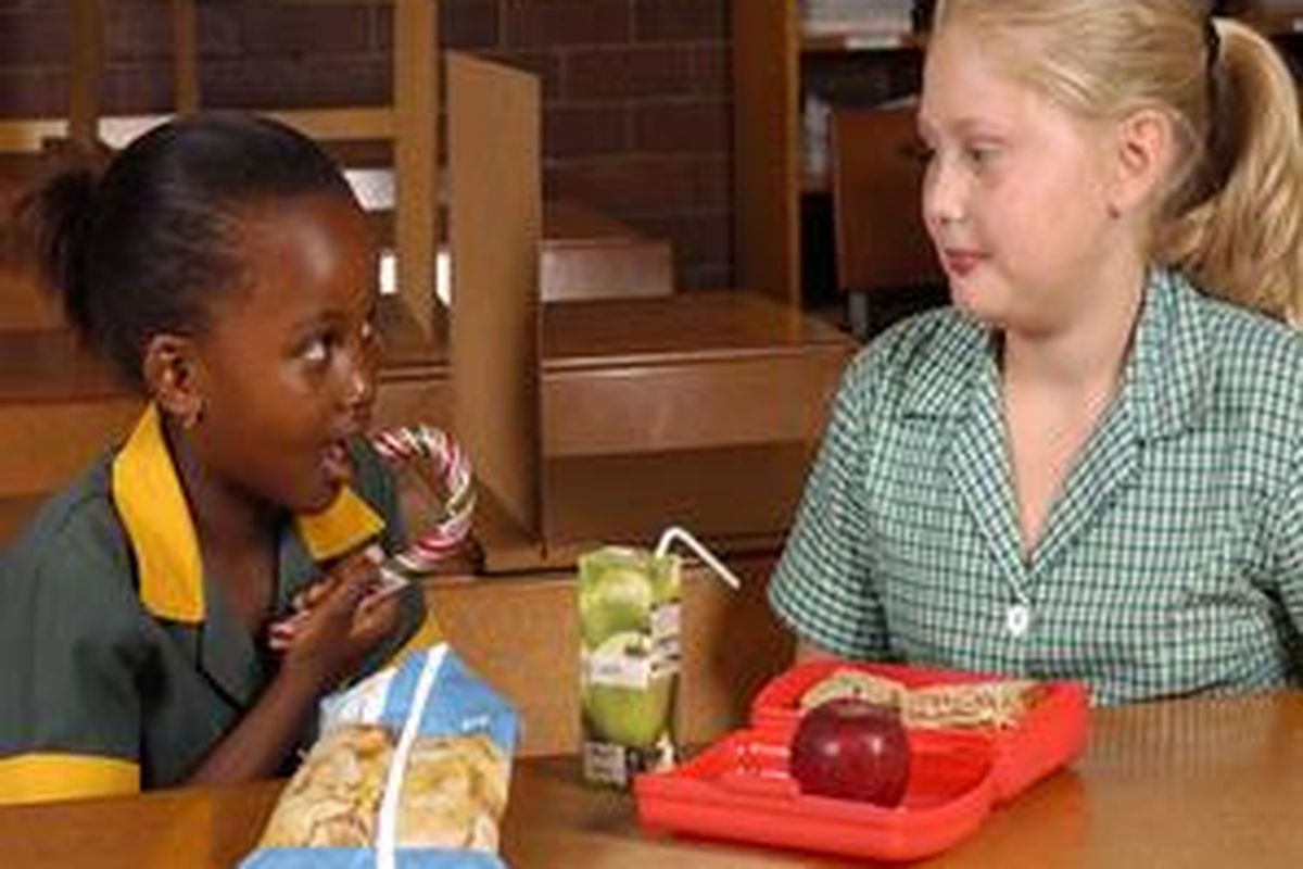 Bekal mana yang lebih sehat untuk bekal si kecil agar ia bisa tumbuh optimal?