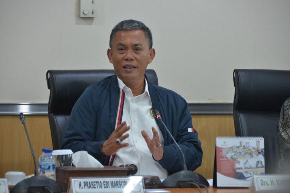 Ketua Dewan Perwakilan Rakyat Daerah (DPRD) Provinsi DKI Jakarta, Prasetyo Edi Marsudi, mendorong Pemprov DKI Jakarta menindaklanjuti usulan untuk mengabadikan nama Ali Sadikin sebagai nama jalan dan gedung. 