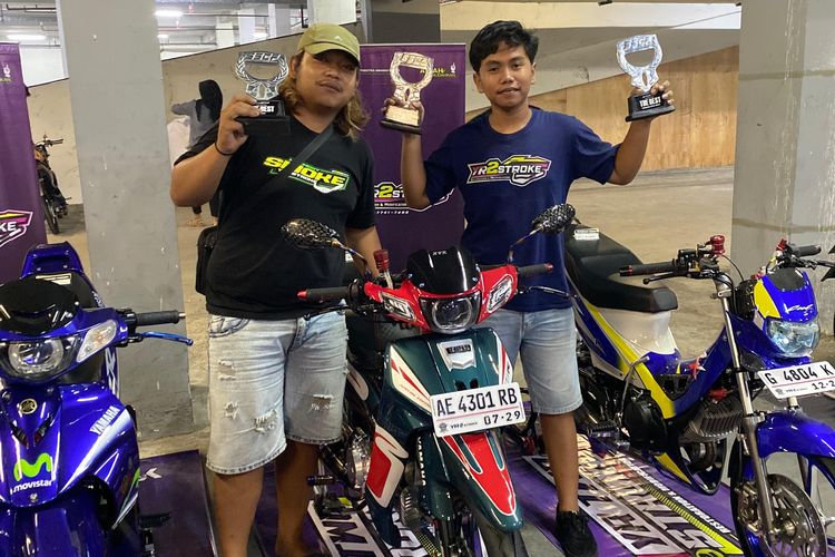 Yamaha F1ZR Caltex bertema hedon kontes menghasilkan tiga piala buat YR2Stroke pada kontes modifikasi di Solo, Jawa Tengah, belum lama ini.