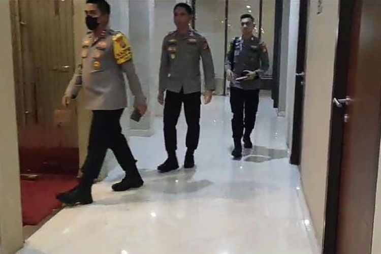 Kepala Kepolisian Daerah (Kapolda) Metro Jaya Irjen Karyoto di Lantai 6 Mabes Polri, Jakarta, Kamis (16/11/2023).