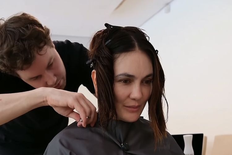 Penampilan terbaru aktris Luna Maya dengan rambut bob yang fresh di tahun 2026.